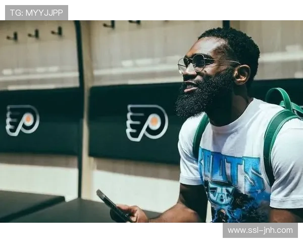 杰伦·恩尼斯克服政府停摆困难,亲临现场向奥蒂兹下战书 杰伦·恩尼斯克服政府停摆困难,亲临现场向奥蒂兹下战书